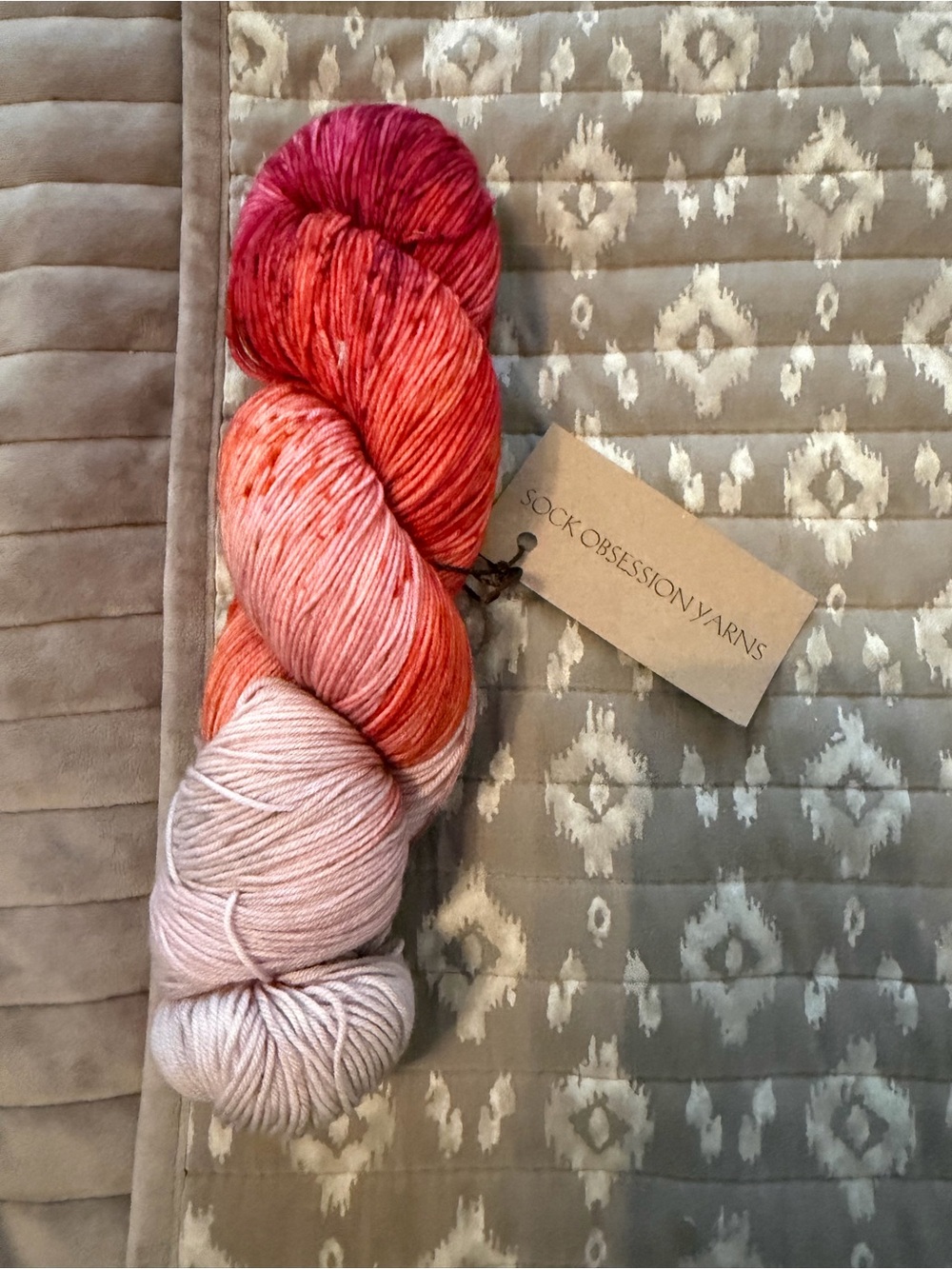 Sock obsession Hand-Dyed Pink to Red Gradient Sock Yarn